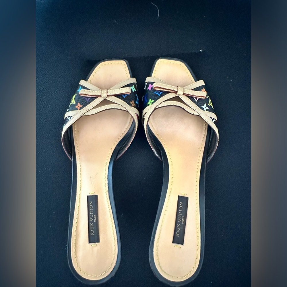 LV sandals in very good condition  size 36